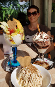 es geht los, aber vorher wird eis gegessen
